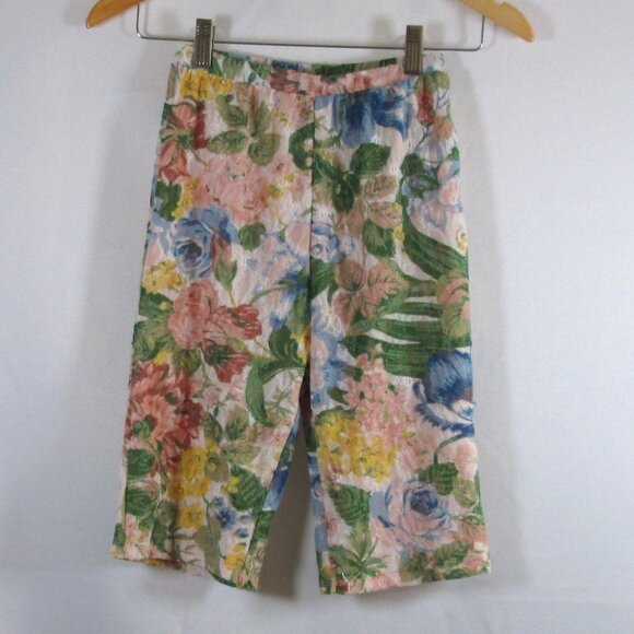 Urban Outfitters Pants - Urban Outfitters Womens Shorts w\ Floral Print Size S-P Pre-owned Good Condition